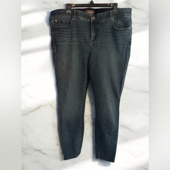 Torrid Women's Dark Wash Skinny Jeans - Picture 1 of 6